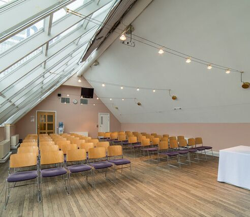 Бизнес-отель россо рива. Нобель зал. Нобель парк тюмень. Россо рива зал венеция. Nobel concert hall ижевск фото.