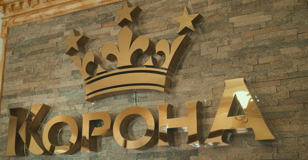 Карта корона с отелями