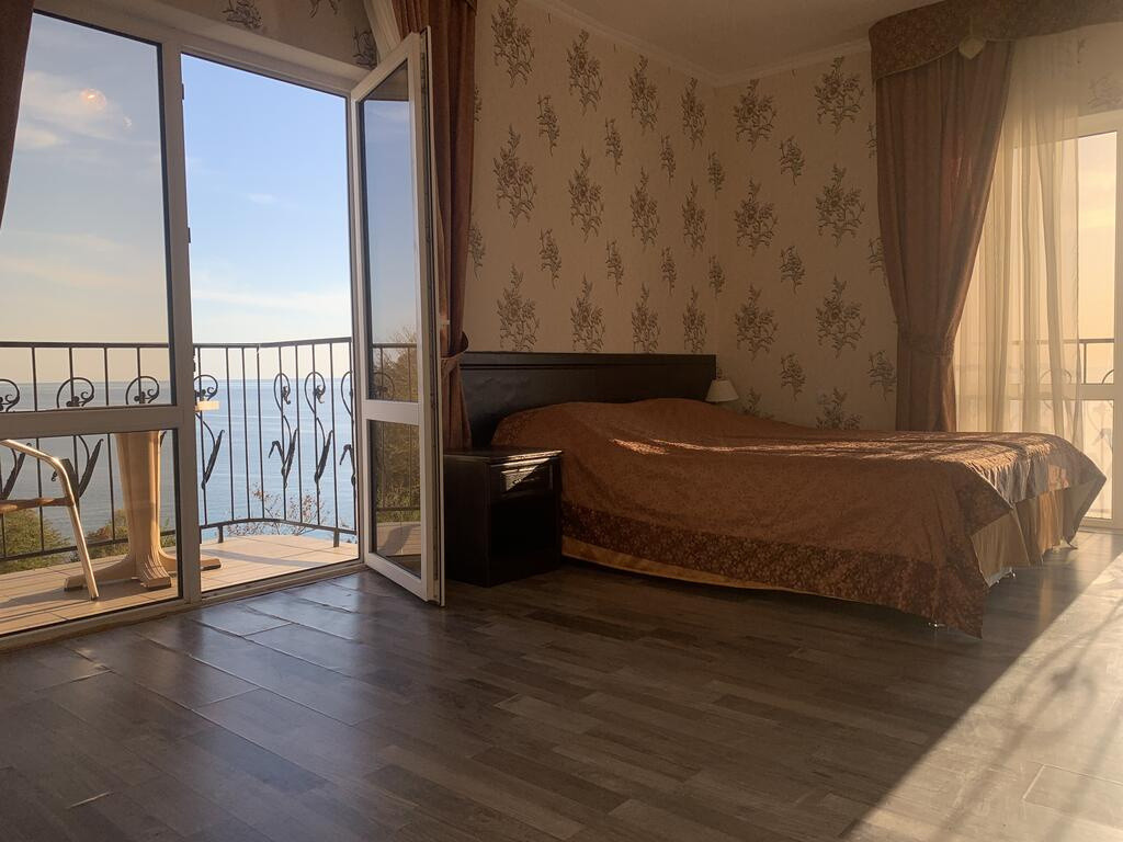 Вардане отель море