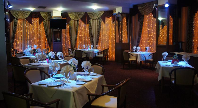Маркштадт ресторан челябинск новый год. Маркштадт ресторан холл. Маркштадт ресторан челябинск. Челябинск гостиница маркштадт ресторан. Маркштадт челябинск банкетный зал.
