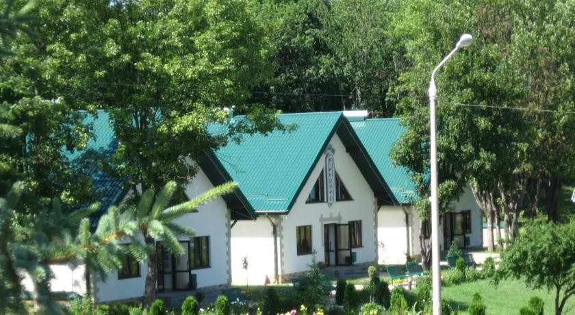 Арнест кисловодск. Сайт санатория вилла арнест. Бассейн вилла арнест кисловодск. Вилла арнест. Бассейн вилла арнест кисловодск.