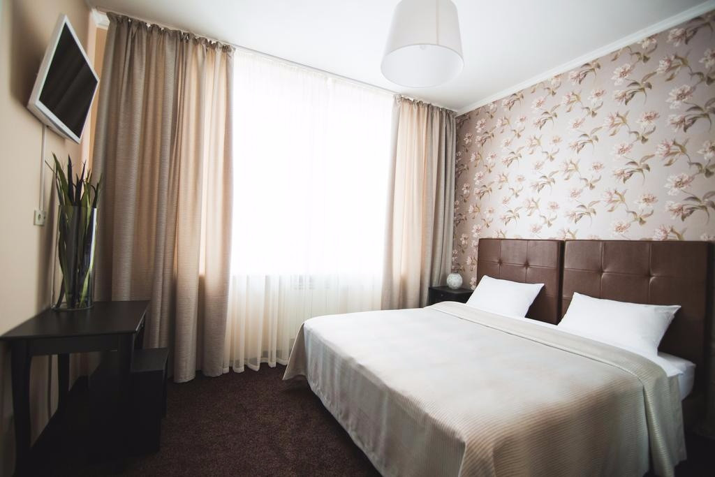 чайковского 12 ревда. ресторан металлург ревда. отель чайковский город чайковский. ревда гостиница металлург на павла зыкина. город ревда гостиница металлург.