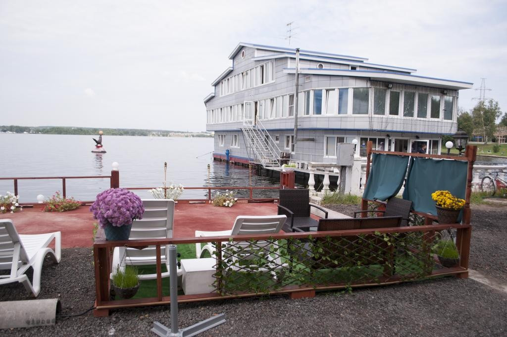 Флотель в Сайгоне