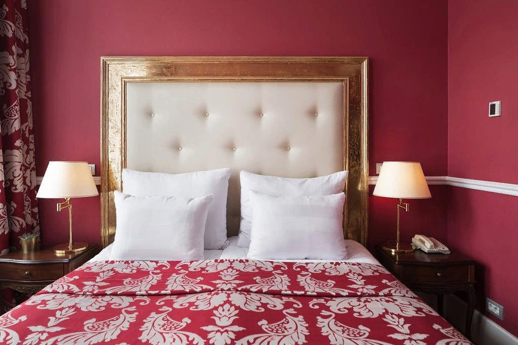 Art hotel. Гостиница Деметра Санкт-Петербург. Гостиница "Art-Hotel". Номер отеля арт. Первый арт отель Москва