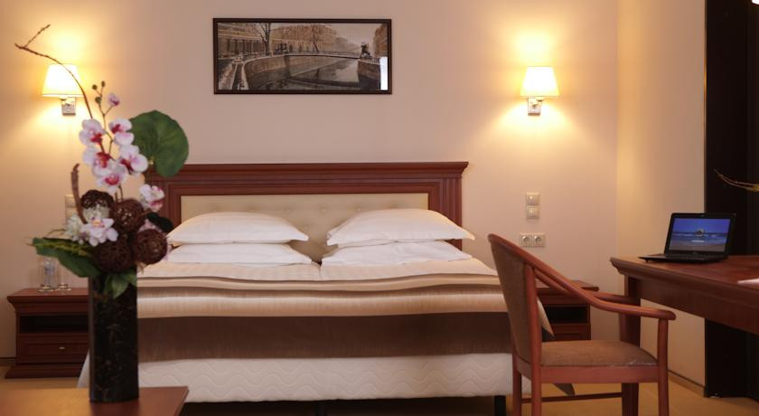 Отель джет домодедово. Отель сова москва гостиница. Отель домодедово москва. Отель домодедово москва. Аэротель домодедово.