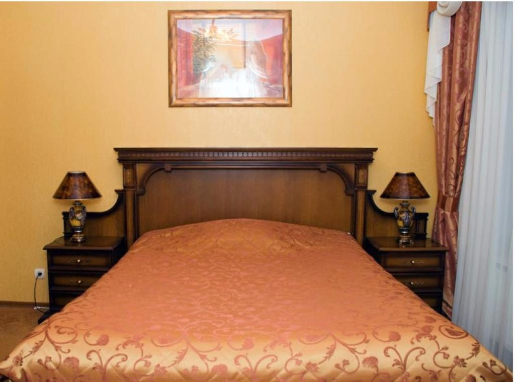 Гостиница русь орел. Атлантида отель орел. Автовокзал гостиница. Снять отель орел. Гостиница орел в орле.