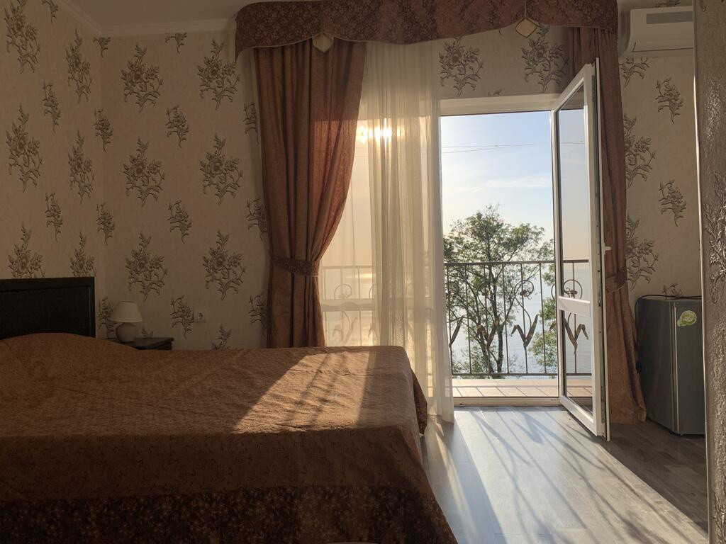 Вардане отель море
