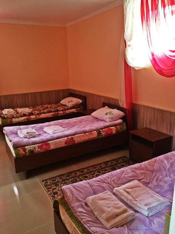 Жеке порностудия жұлдыздары