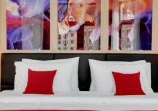 GOLDEN TULIP ROSA KHUTOR Семейный номер В номере: 1 двуспальная кровать  или  2 односпальные кровати 2 основных места и 3 дополнительных