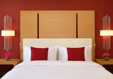 Новотель Резорт Красная Поляна Сочи - Novotel Resort Krasnaya Polyana Sochi Улучшенный двухместный номер с 1 кроватью - Вид на внутренний двор