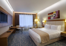 Holiday Inn Baku - Холидей Инн Баку | г. Баку | бассейн | CПА Номер с кроватью размера «king-size», боковой вид на море - Для некурящих