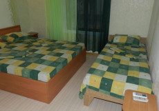 Inn Chaika /Чайка (г. Саки, возле побережья Черного моря ) Двухместный номер с 1 кроватью или 2 отдельными кроватями + дополнительной кроватью