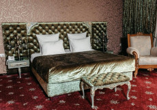 Отель РиО Улучшенный номер с кроватью размера «queen-size»