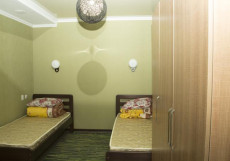 Hostel Dom | Каракол | р. Каракол | Парковка | Двухместный номер с 2 отдельными кроватями и общей ванной комнатой
