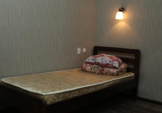 Hostel Dom | Каракол | р. Каракол | Парковка | Двухместный номер с 2 отдельными кроватями и собственной ванной комнатой