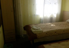Сакура | Каракол | парк афганцев | сауна Двухместный номер с 2 отдельными кроватями и ванной комнатой