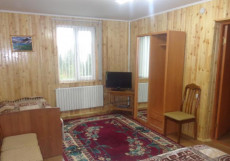 Guest House Tumar | Каракол | парк пушкина | сауна Двухместный номер с 2 отдельными кроватями и ванной комнатой