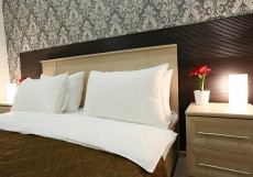 Эден Отель - Eden Hotel Улучшенный Трехместный (кровать king-size)