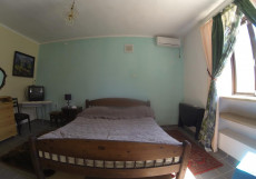 ВИЛЛА МИМОЗА | Сухум | 800 м от моря Апартаменты с одной спальней и видом на море
