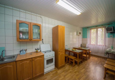 Гостевой дом на Черноморской улице | Анапа | Черное море | Парковка Трехместный номер с общей ванной комнатой