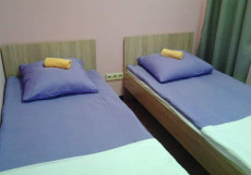 Севен Скай Отель - 7 Sky Hostel (рядом с Вокзалом) Двухместный номер Economy 2 кровати (общая ванная комната