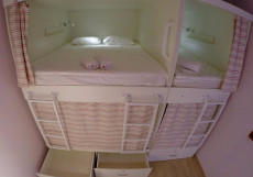 hq Hostelberry ( капсульный отель)( Больше не работает) Кровать в общем 6-местном номере для мужчин и женщин