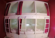 hq Hostelberry ( капсульный отель)( Больше не работает) Кровать в общем 10-местном номере для мужчин и женщин