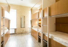 Макаров Хостел - Makarov Hostel (в центре) Кровать в 8-местном номере для женщин