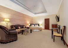Внуково Вилладж  Парк Отель - Vnukovo Village Park Hotel & Spa Двухместный люкс с сауной двуспальная кровать