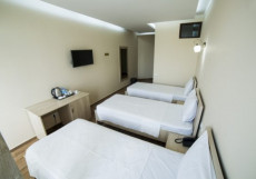 Sheremet Hotel (бесплатный трансфер) Четырёхместный номер Deluxe