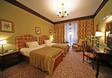 Гранд Отель Поляна  Двухместный номер Делюкс с 2 отдельными кроватями