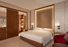 Отель Хаятт Ридженси Москва - Hyatt Regency Moscow Petrovsky Park Клубный номер Делюкс с кроватью размера 