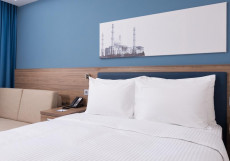 Hampton by Hilton Astana Triumphal Arch | Нур-Султан Номер с кроватью размера «queen-size» — Подходит для гостей с ограниченными физическими возможностями