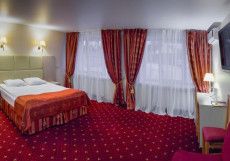 Отель АМАКС "Россия" Двухместный номер с видом на реку Бизнес двуспальная кровать