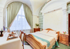 Бутик-Отель Херсонес Двухместный номер «Римский форум» двуспальная кровать