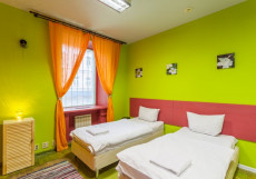 Фьюжн Hostel & Hotel на Павелецкой Двухместный номер Economy (2 отдельные кровати, общая ванная комната)