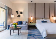 Amwaj Rotana, Jumeirah Beach - Dubai Номер с видом на море, балконом и выходом в гостиную