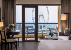 Amwaj Rotana, Jumeirah Beach - Dubai Номер с видом на море, балконом и выходом в гостиную