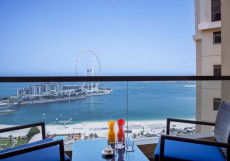 Amwaj Rotana, Jumeirah Beach - Dubai Номер с балконом и видом на море в Айн-Дубае