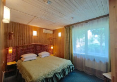 VE ART Resort - Эко отель с конференц залами Коттедж Украинская хата с 3 комнатами с красивым видом из окна