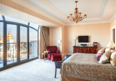 ИнтерКонтиненталь Отель (г.Киев) Представительский Клубный с кроватью king-size