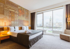 Холидей Инн Москва Таганский - Holiday Inn Moscow Tagansky (Дети бесплатно) Двухместный номер Superior с диваном двуспальная кровать