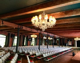 ROCHDALE HALL (РОЧДЕЙЛ ХОЛЛ)