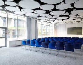 NEWSROOM (НЬЮСРУМ)