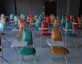 DEWORCASY КРАСНЫЙ ОКТЯБРЬ