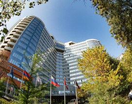 РЕНЕССАНС МОСКВА МОНАРХ