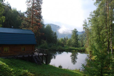 Pogostite.ru - Лесная дача | лыжный подъемник | озеро | предгорья Алтая #1