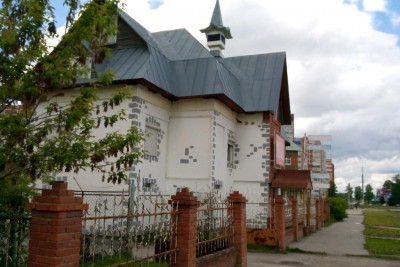 Pogostite.ru - Hostel Malenkyi zamok (Хостел Маленький замок) |Йошкар - Ола| Парковка #3