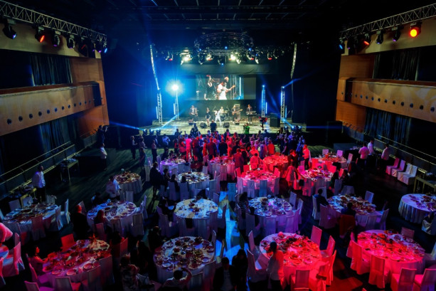 Pogostite.ru - КОНЦЕРТНЫЙ ЗАЛ БАРВИХА LUXURY VILLAGE #17