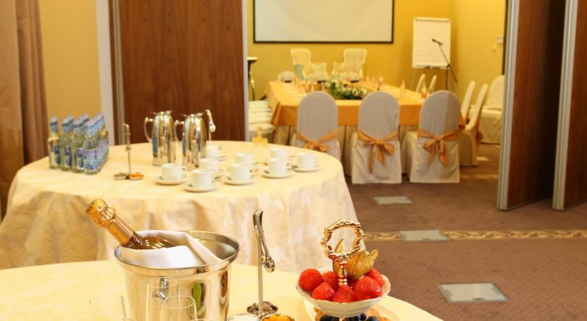 aleksandrovskij v centre vladikavkaza 24 гостиница александровский во владикавказе телефон